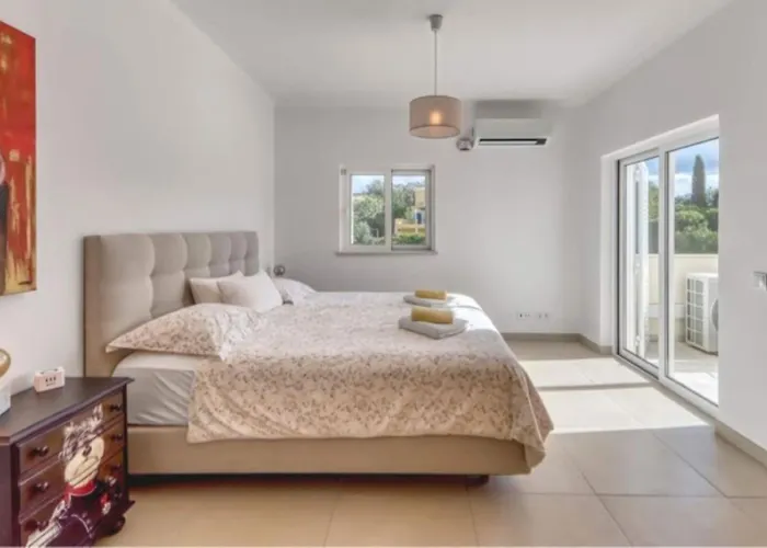 838 Larissa Villa Portimão