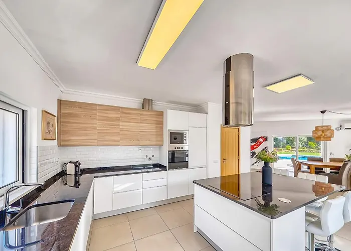 838 Larissa Villa Portimão