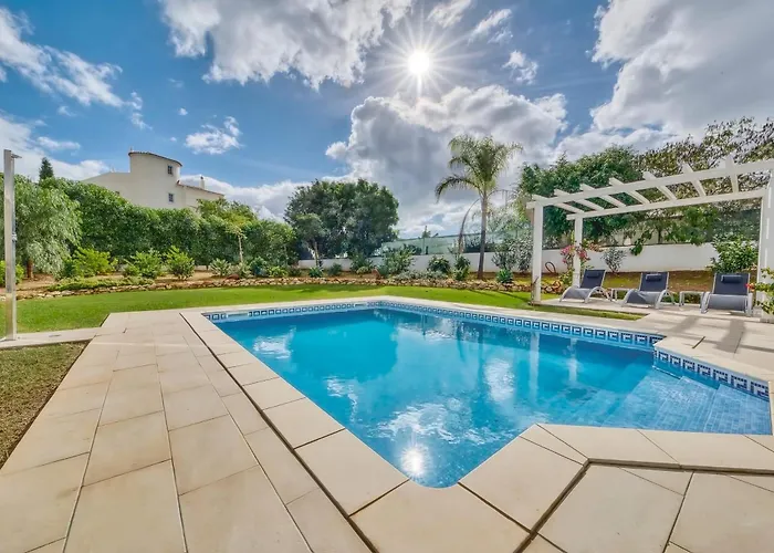 838 Larissa Portimão