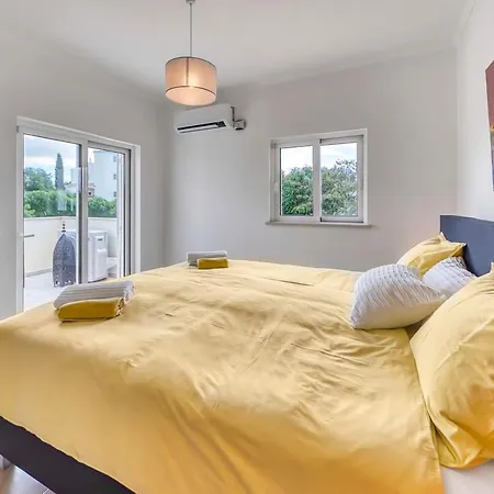 838 Larissa Портиман